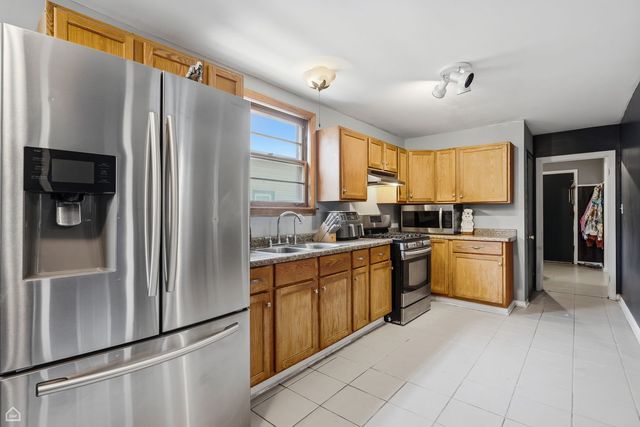4440 N Kasson Avenue, Chicago, IL 60630