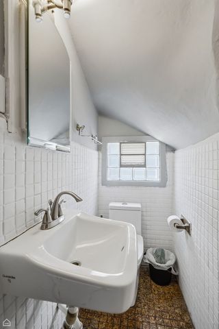 4440 N Kasson Avenue, Chicago, IL 60630