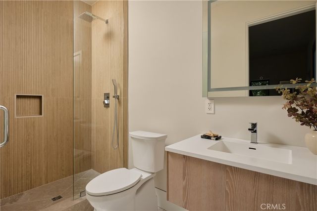 3076 Glenhurst Avenue, Los Angeles, CA 90039