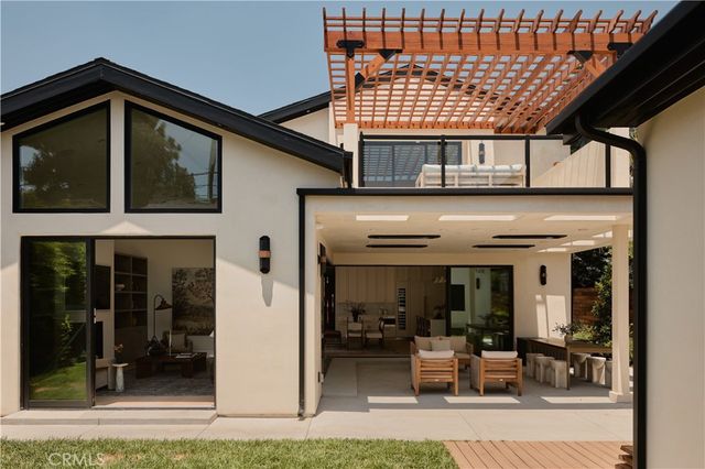 3076 Glenhurst Avenue, Los Angeles, CA 90039