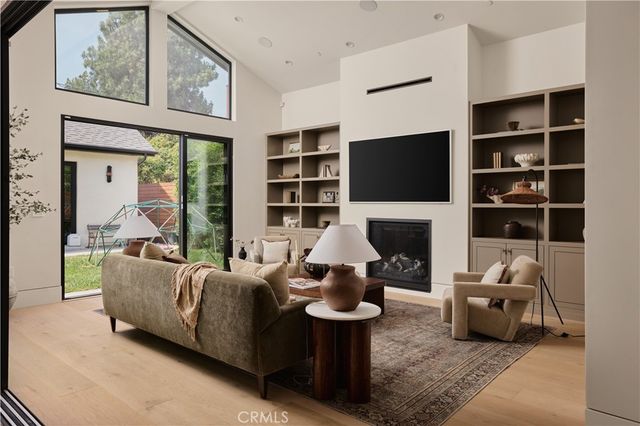 3076 Glenhurst Avenue, Los Angeles, CA 90039