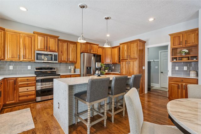 4609 Ashwood Drive, Urbandale, IA 50322