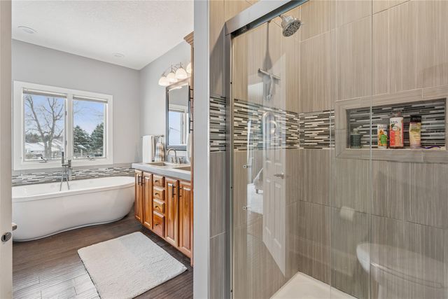 4609 Ashwood Drive, Urbandale, IA 50322