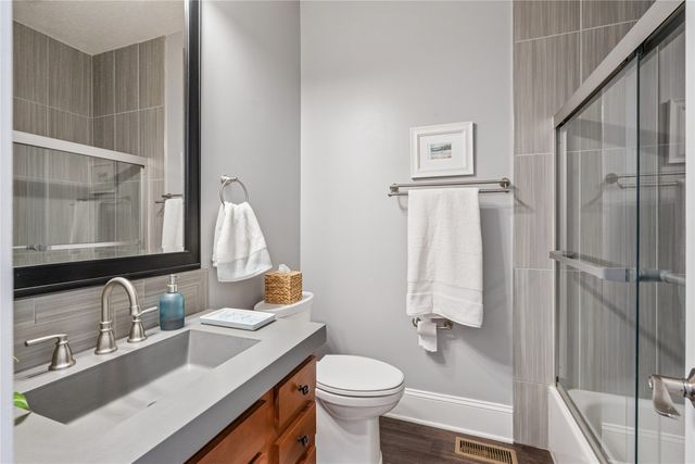 4609 Ashwood Drive, Urbandale, IA 50322