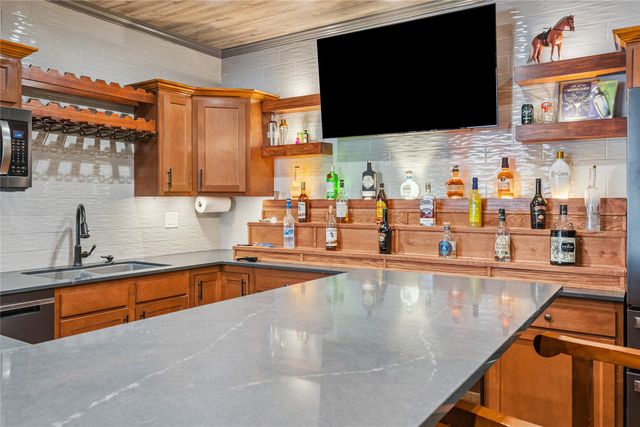 4609 Ashwood Drive, Urbandale, IA 50322