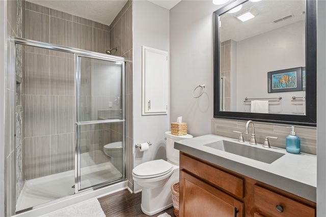 4609 Ashwood Drive, Urbandale, IA 50322