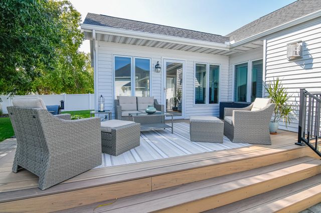 4609 Ashwood Drive, Urbandale, IA 50322