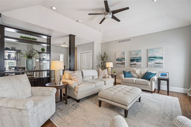 4609 Ashwood Drive, Urbandale, IA 50322