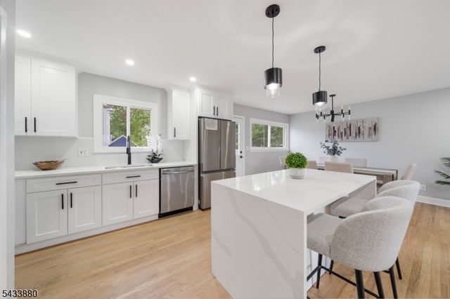 58 Glenwood Rd, Fanwood Boro, NJ 07023