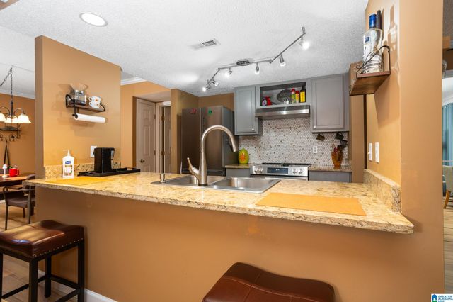 404 Paradise Isle Unit 404, Riverside, AL 35135