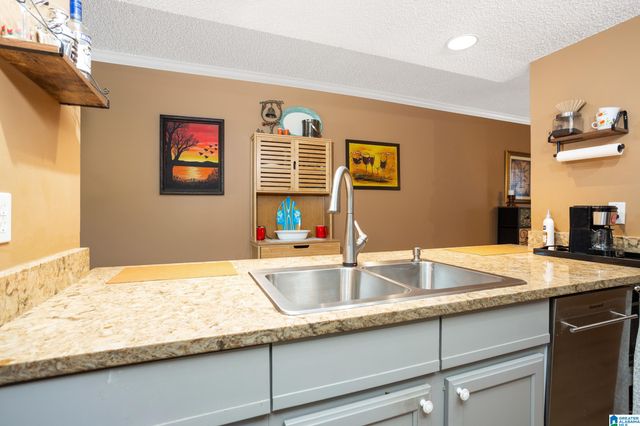 404 Paradise Isle Unit 404, Riverside, AL 35135