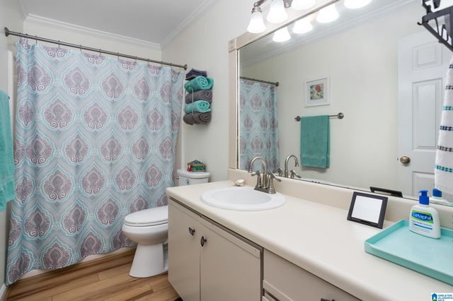 404 Paradise Isle Unit 404, Riverside, AL 35135