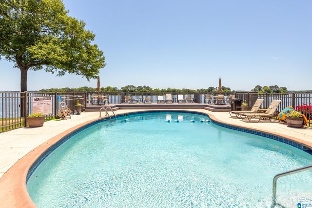 404 Paradise Isle Unit 404, Riverside, AL 35135