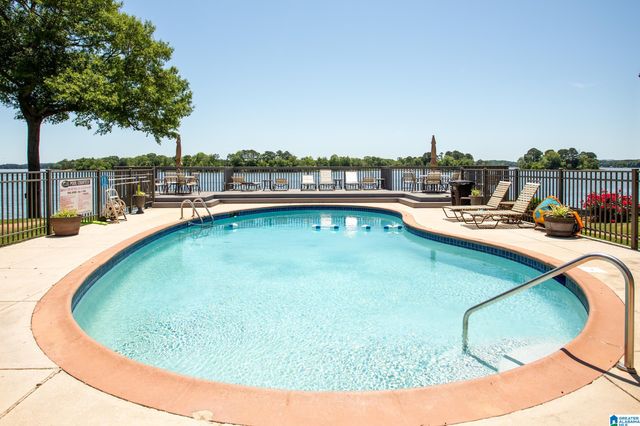 404 Paradise Isle Unit 404, Riverside, AL 35135