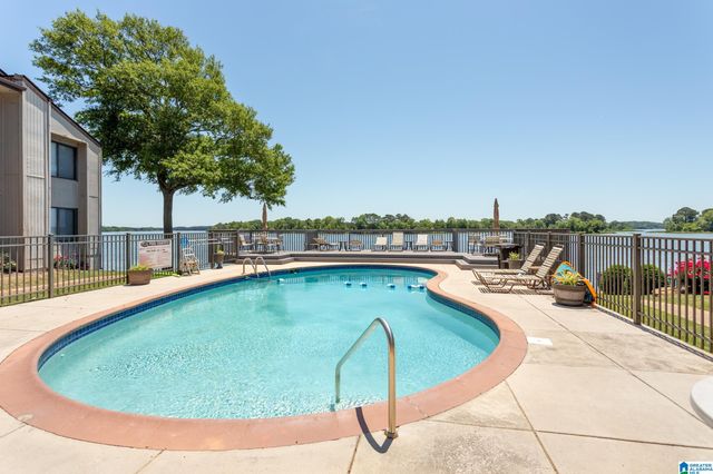 404 Paradise Isle Unit 404, Riverside, AL 35135