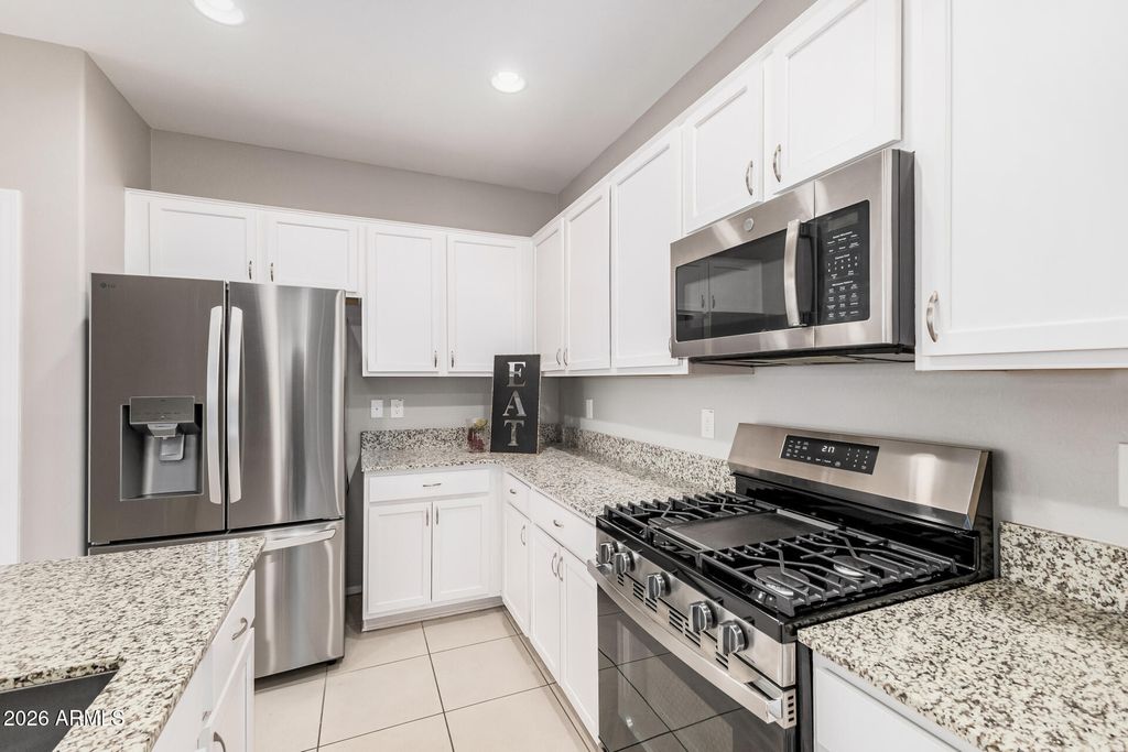 Image 4 of property listing at 4228 W COLES Road, Laveen, AZ 85339