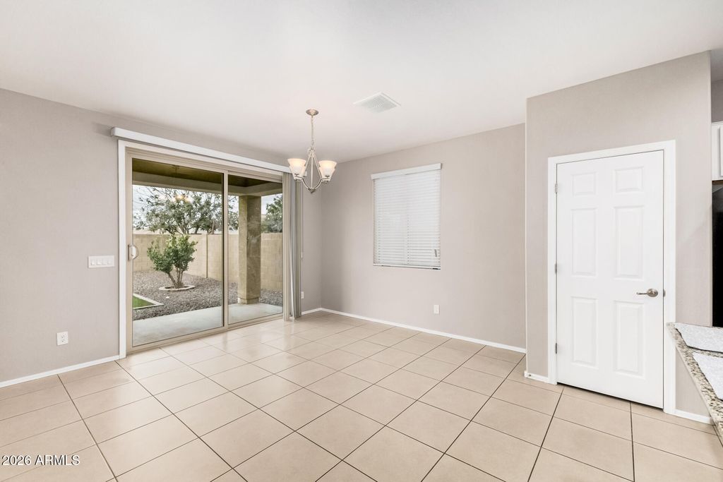 Image 7 of property listing at 4228 W COLES Road, Laveen, AZ 85339