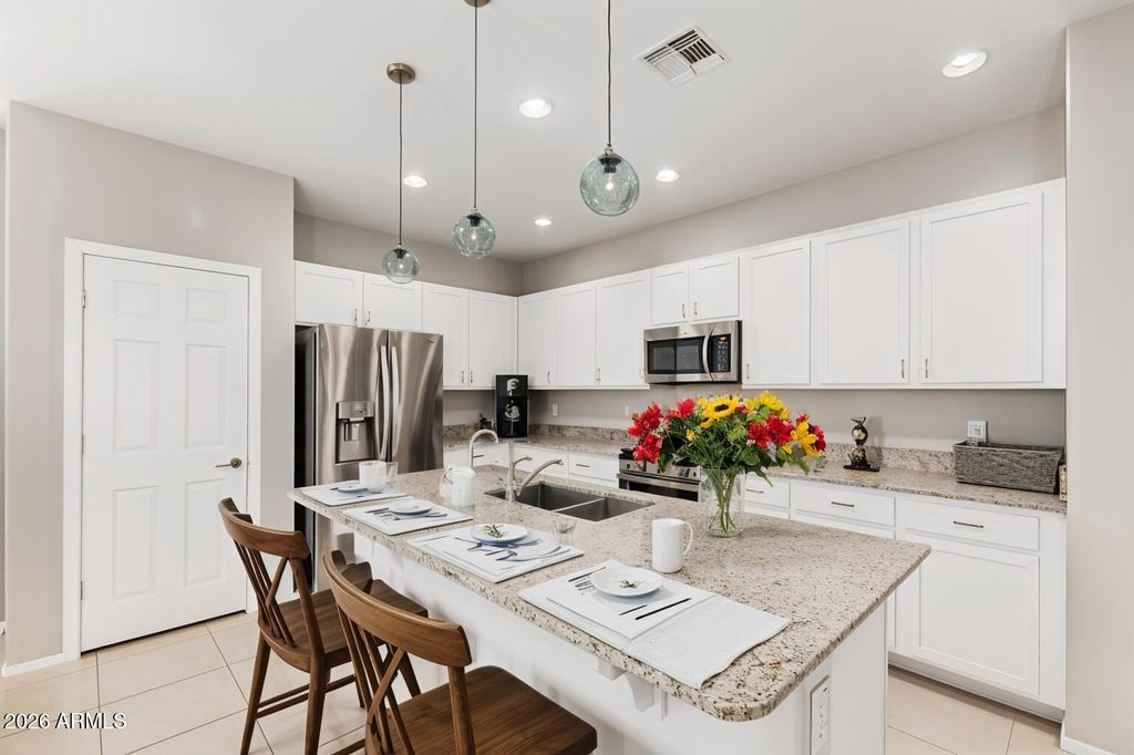 Image 8 of property listing at 4228 W COLES Road, Laveen, AZ 85339