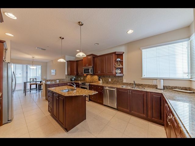 1042 BELLASOL WAY 203, Apollo Beach, FL 33572