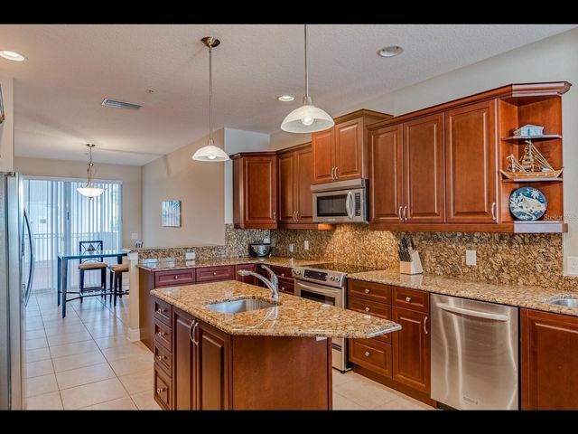 1042 BELLASOL WAY 203, Apollo Beach, FL 33572