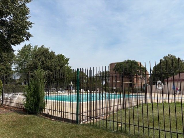 1463 Mercury Drive 408, Schaumburg, IL 60193