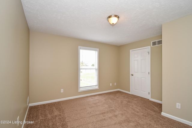 213 Tex Ave, Fairdale, KY 40118