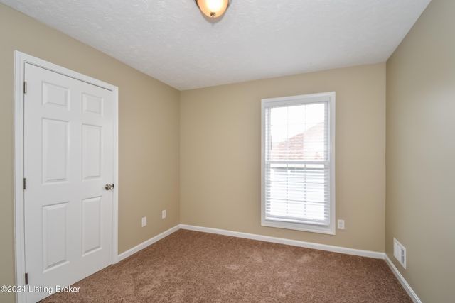 213 Tex Ave, Fairdale, KY 40118