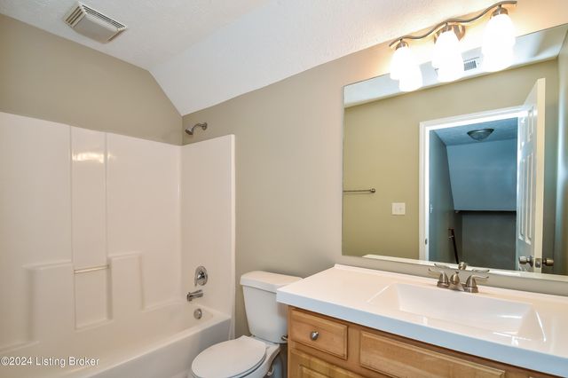 213 Tex Ave, Fairdale, KY 40118