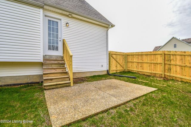 213 Tex Ave, Fairdale, KY 40118