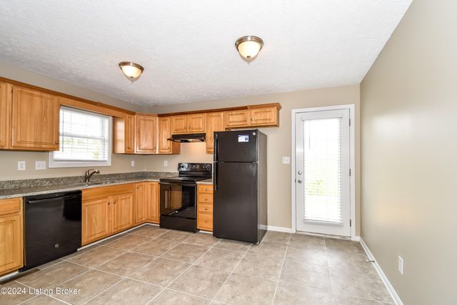 213 Tex Ave, Fairdale, KY 40118