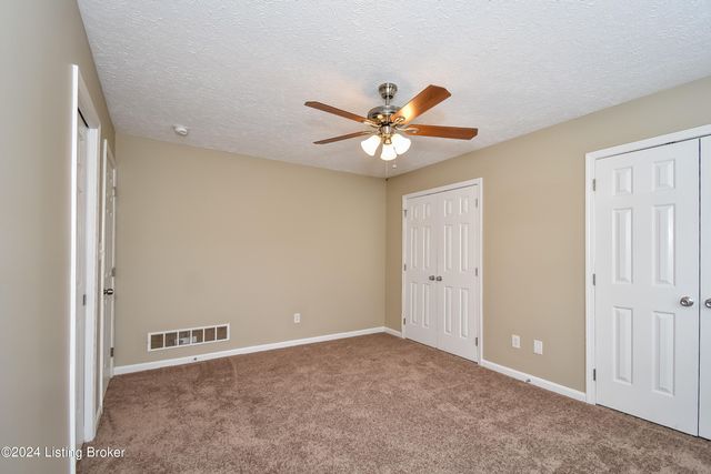 213 Tex Ave, Fairdale, KY 40118