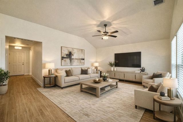 3200 Pagoda Pead Drive, Yukon, OK 73099