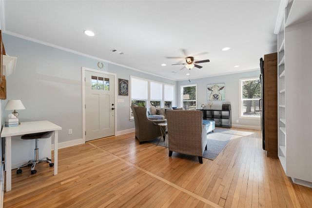 1610 Pace Bend RD N, Spicewood, TX 78669