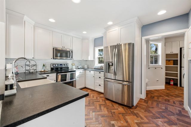 1610 Pace Bend RD N, Spicewood, TX 78669