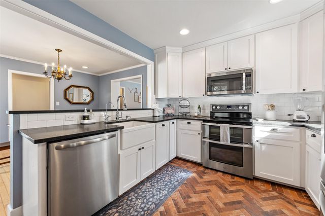 1610 Pace Bend RD N, Spicewood, TX 78669