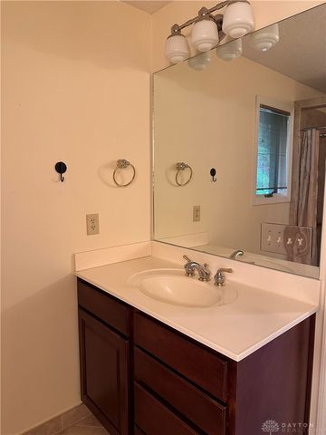 1344 N Regency, Xenia, OH 45385