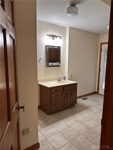 1344 N Regency, Xenia, OH 45385