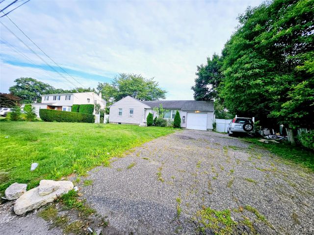 182 New York Avenue, Bay Shore, NY 11706