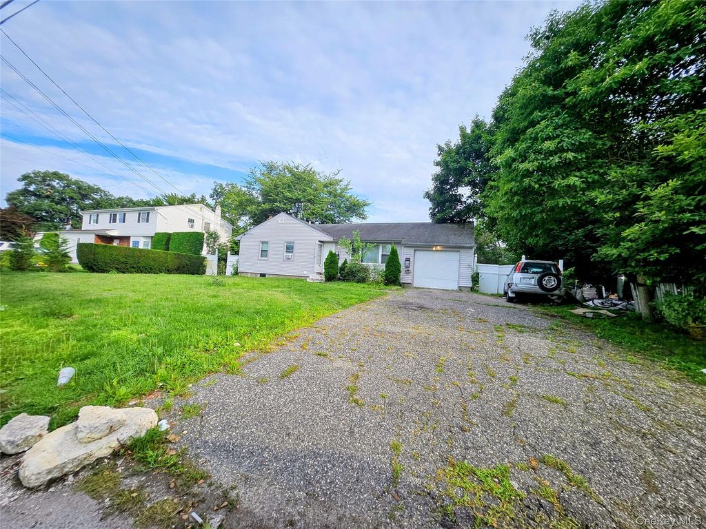 182 New York Avenue, Bay Shore, NY 11706