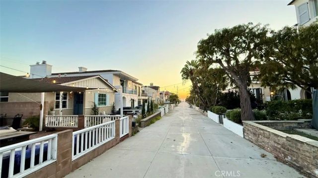 424 9th Street, Manhattan Beach, CA 90266