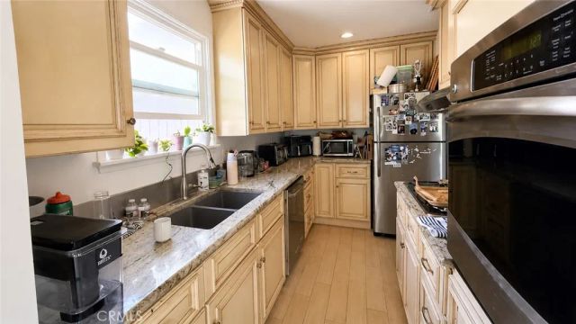 424 9th Street, Manhattan Beach, CA 90266