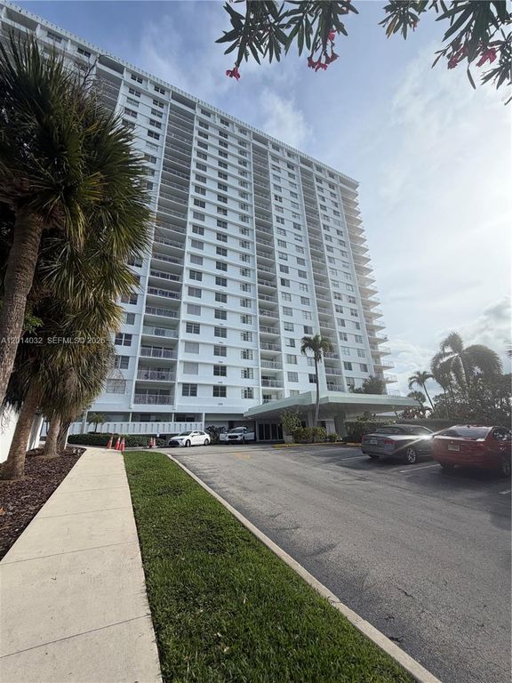 500 Bayview Dr 1631, Sunny Isles Beach, FL 33160