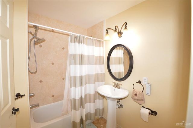 906 Las Brisas Drive, Mission, TX 78574