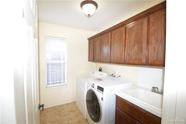 906 Las Brisas Drive, Mission, TX 78574