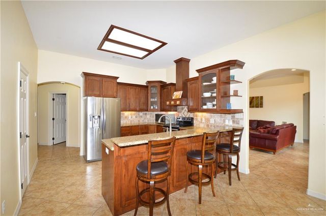 906 Las Brisas Drive, Mission, TX 78574