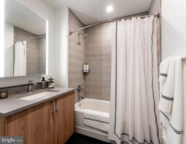 210 S 12TH ST #1B-1-17N, Philadelphia, PA 19107