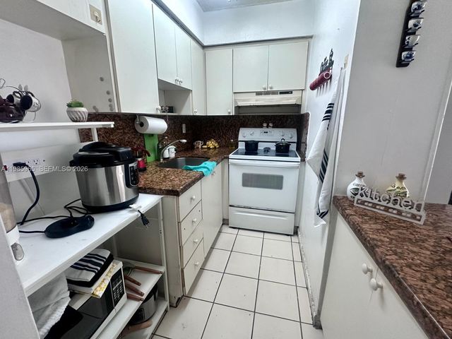2385 NW 11th Street B16, Miami, FL 33125