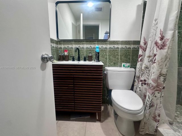 2385 NW 11th Street B16, Miami, FL 33125