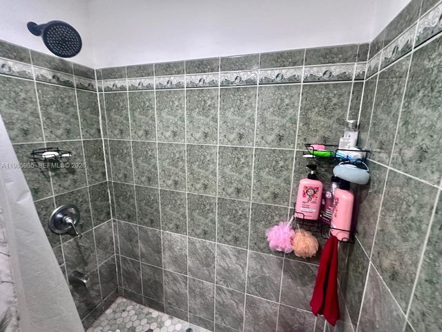 2385 NW 11th Street B16, Miami, FL 33125