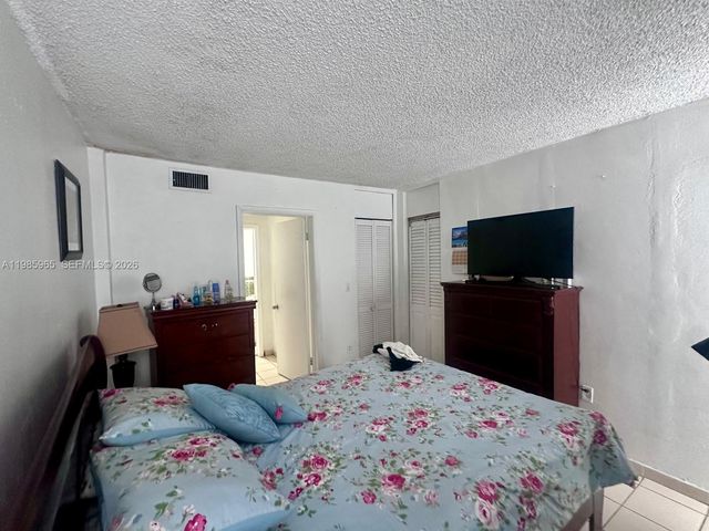 2385 NW 11th Street B16, Miami, FL 33125